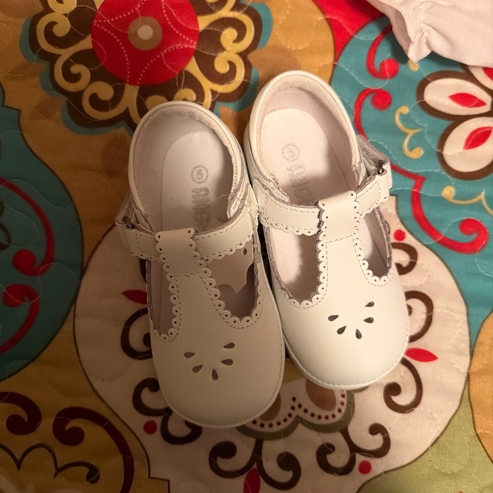 L'Amour White Girls' T‑Strap Dress Shoes